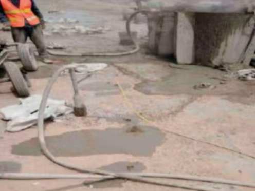 南和水泥混凝土路面板底注浆技术 路面脱空注浆整治方案